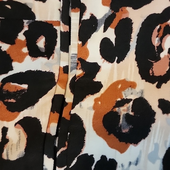 Jules & Leopoldo Leopard Print Fitted Blazer with Pockets. Size XL - Picture 7 of 8